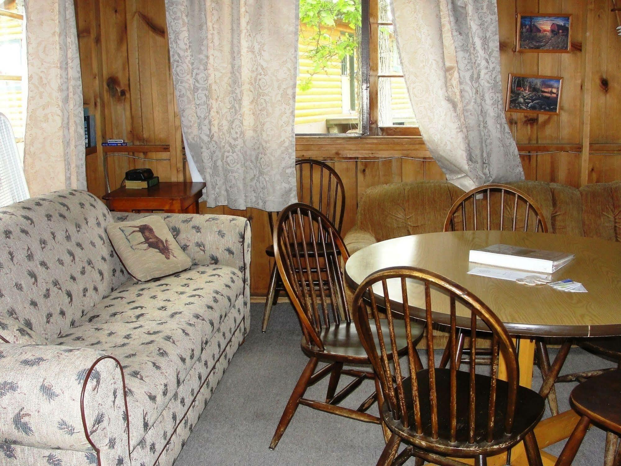 Pine Point Lodge Resort & Motel Crane Lake 외부 사진