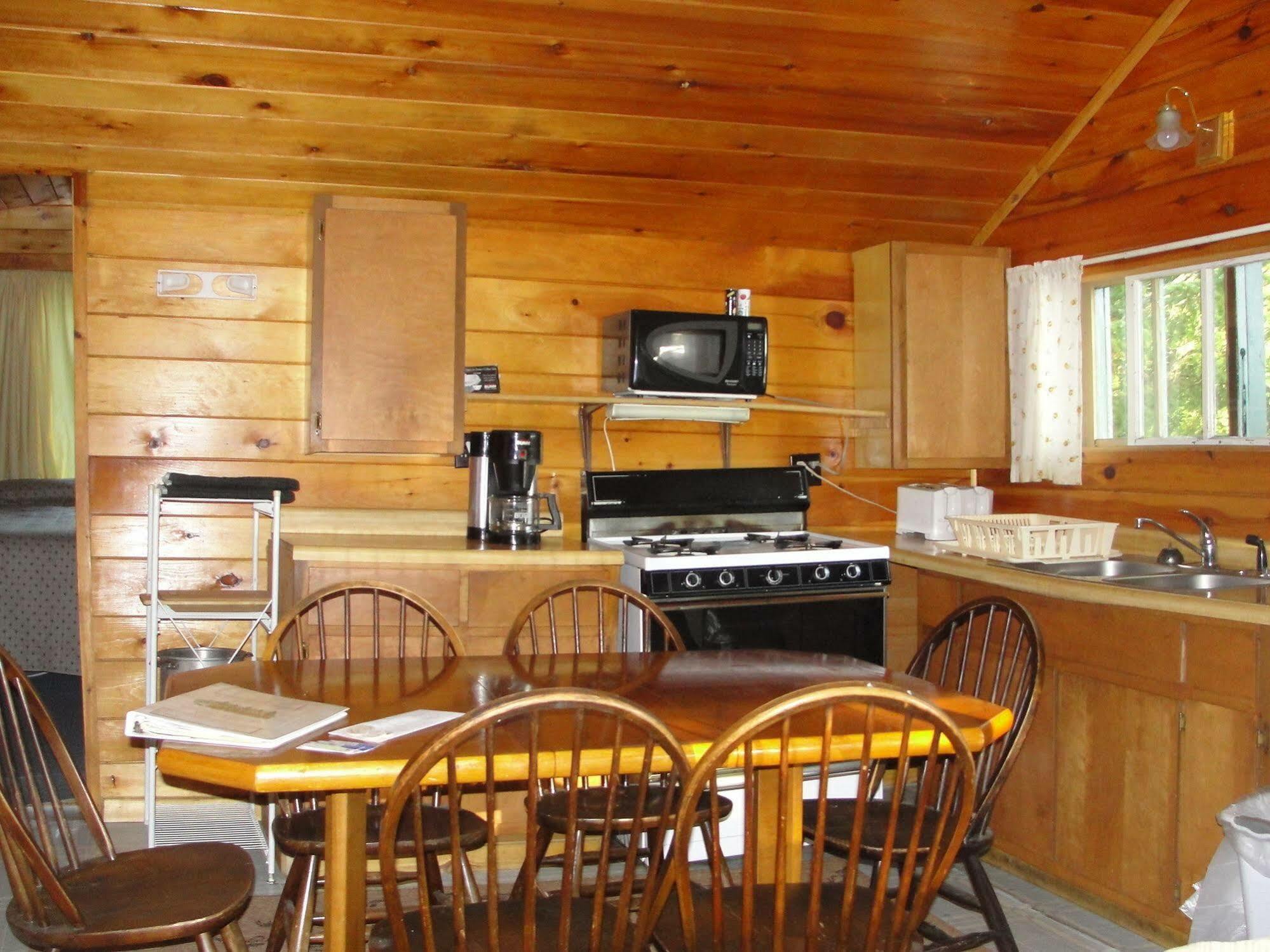 Pine Point Lodge Resort & Motel Crane Lake 외부 사진