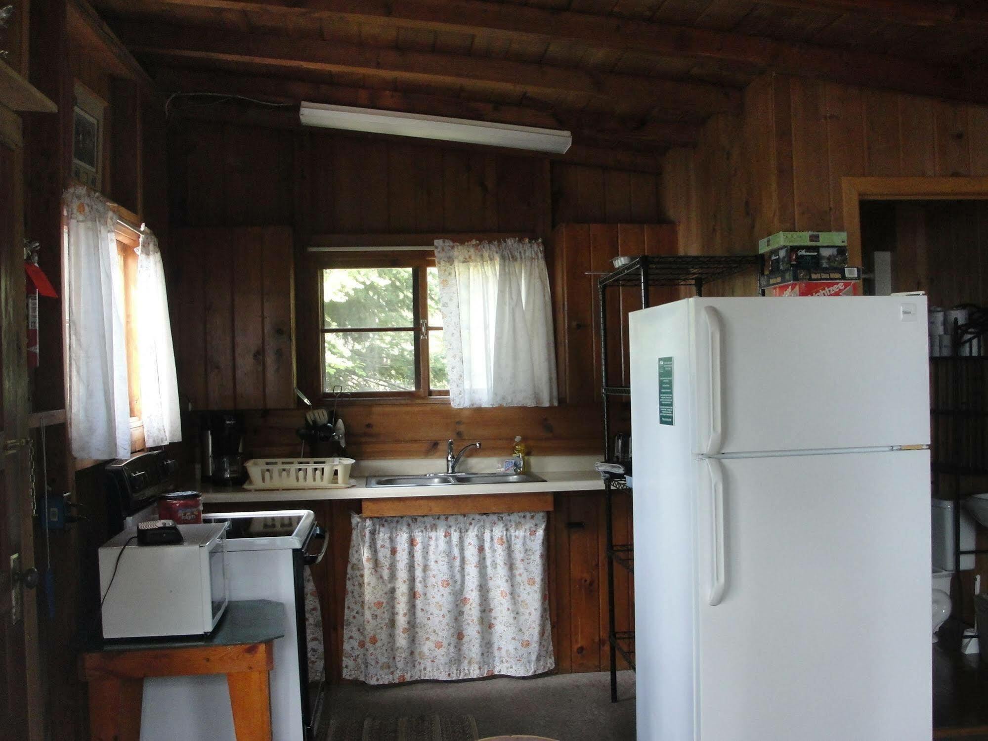Pine Point Lodge Resort & Motel Crane Lake 외부 사진